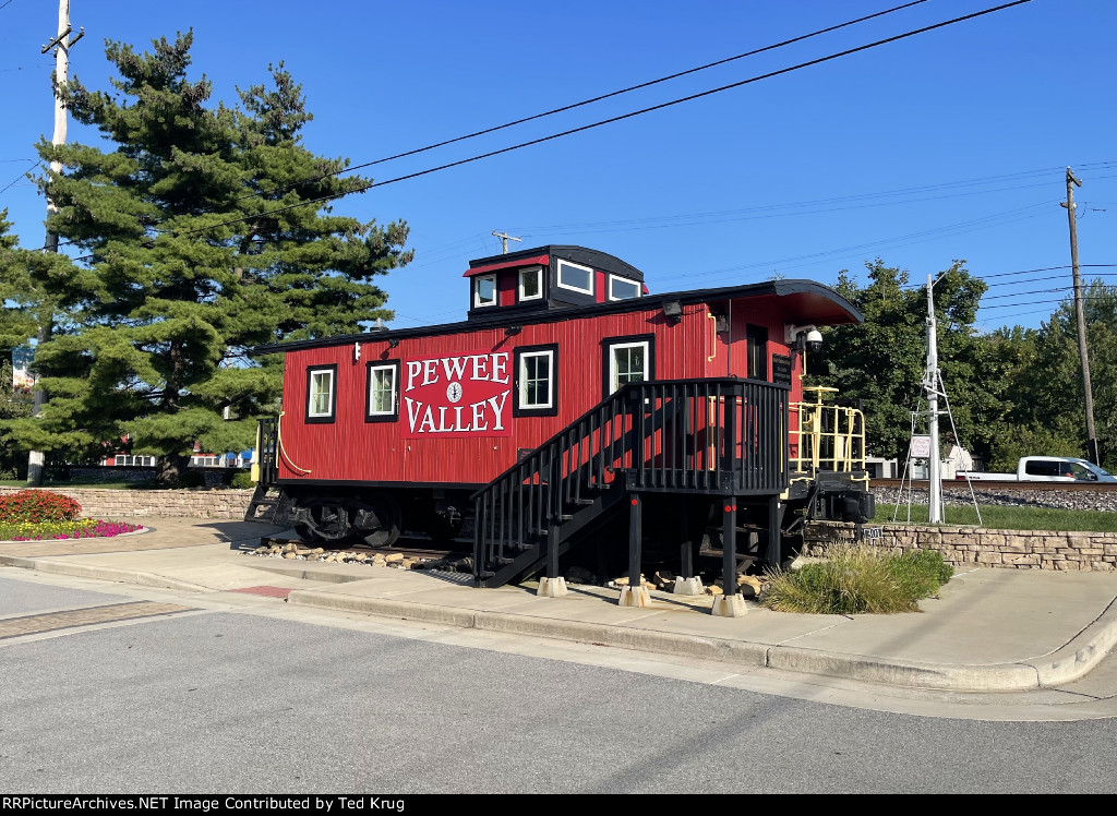 Pewee Valley wooden caboose